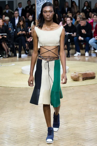 Look 3